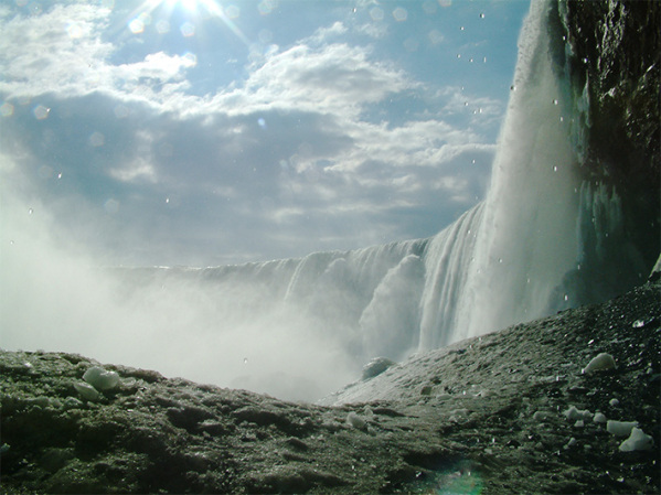 canada-niagara-falls-from-below-wide